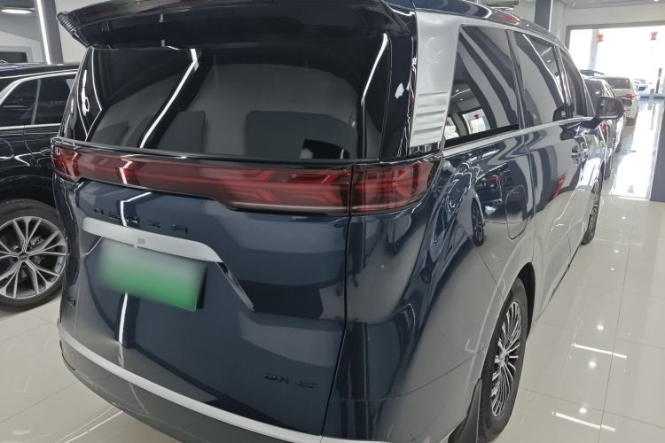 Used Denza D9 2022 DM-i 970 Four-Wheel Drive Flagship Model
