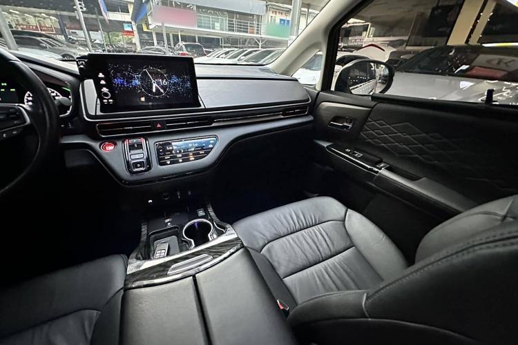 Used Honda Elysion 2022 2.0L eHEV Luxury First Edition
