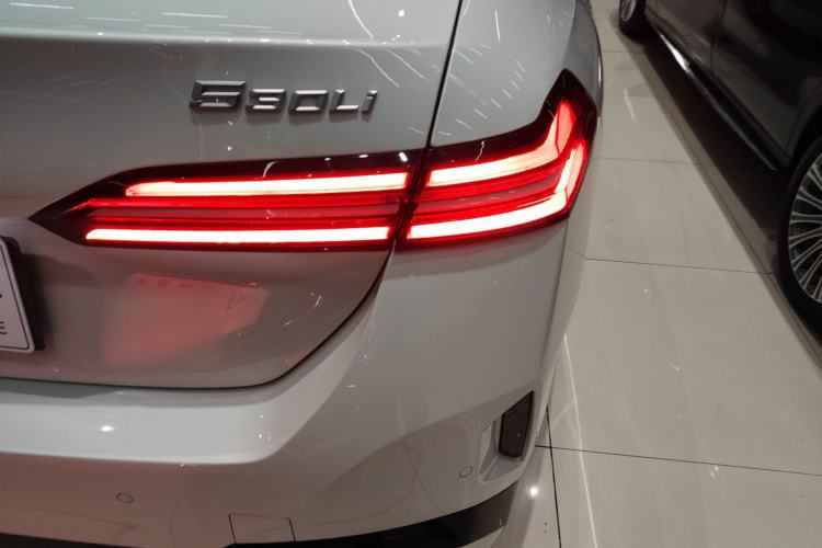 Used BMW 5 Series 2024 530Li Luxury Edition M Sport Package