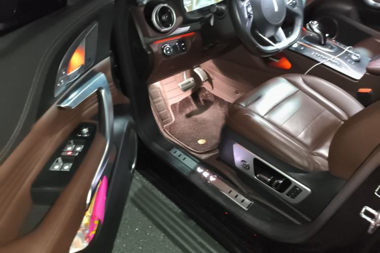 Used Wey VV7 2019 Upgraded Model 2.0T Flagship Version China V Standard
