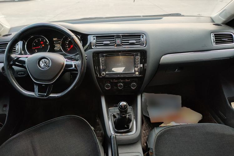 Used Volkswagen Sagitar 2015 1.6L Manual Comfort Model