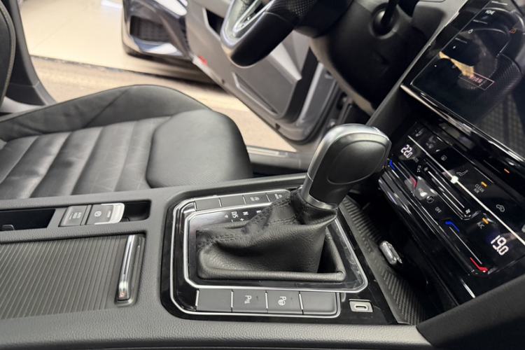 Used Volkswagen FAW-Volkswagen CC 2023 380TSI Striking Edition
