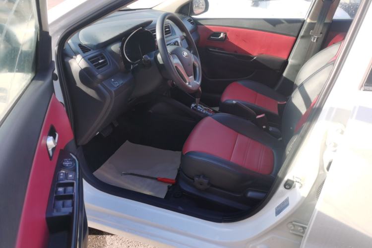 Used Kia K2 2015 Hatchback 1.4L AT GLS Cool Edition
