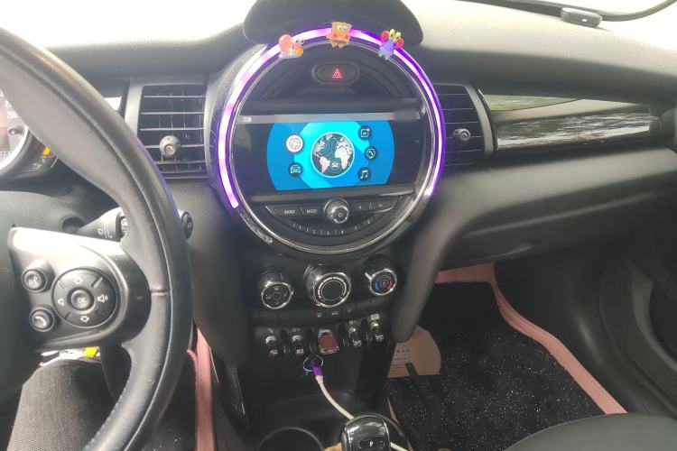 Used  MINI 2019 1.5T COOPER Classic Edition Five-Door Version
