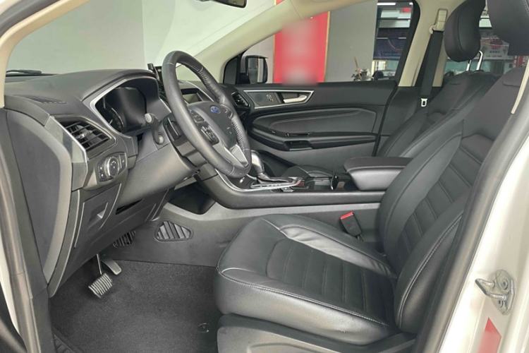 Used Ford Edge 2016 EcoBoost 245 Two-Wheel-Drive Titanium 7-Seater
