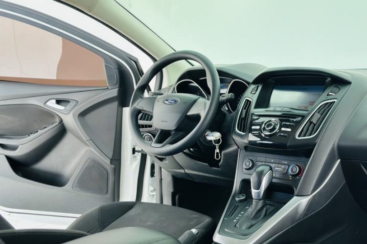 Used Ford Focus 2018 Hatchback Classic 1.6L Automatic Comfort Plus SmartDrive Edition
