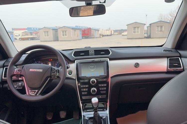 Used Haval H2 2018 Chuanxiang Edition Red Badge 1.5T Manual Two-Wheel Drive Fashionable Model
