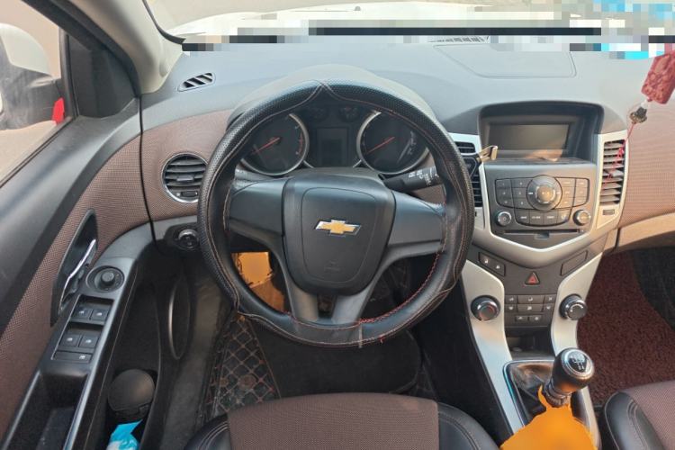 Used Chevrolet Cruze 2015 Hatchback 1.6L Manual Comfort Edition