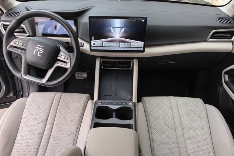 Used BYD Yuan UP 2025 Intelligent Driving Version 401 km Leading Edition