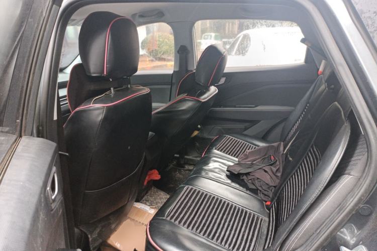 Used Wuling Alvez 2022 1.5L Manual Free-Style Model
