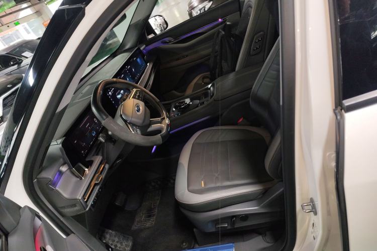 Used Ford Edge 2023 Edge L 2.0T EcoBoost E-Hybrid Four-Wheel Drive Seven-Seat Supreme Model
