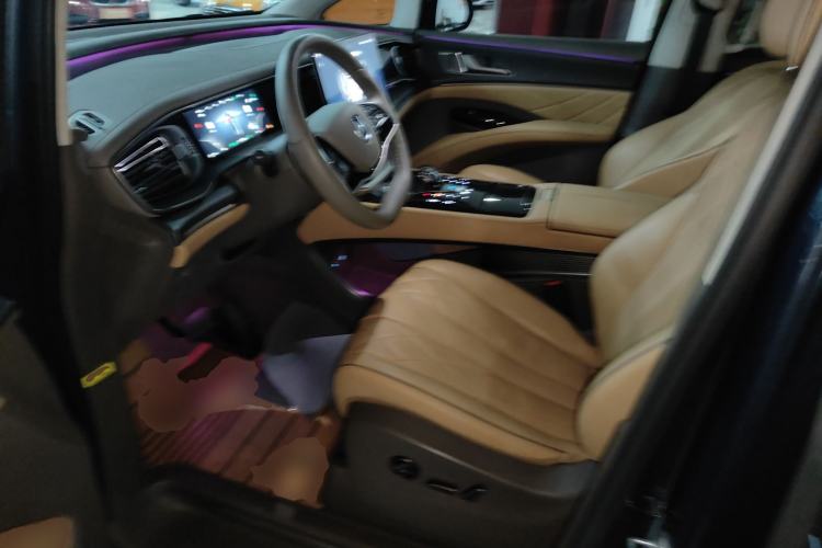 Used Denza D9 2024 DM-i 980 Four-Wheel Drive Flagship Model