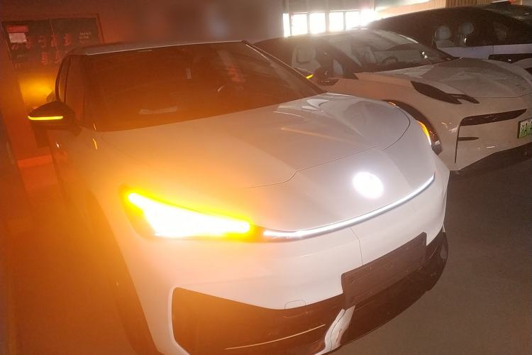 Used Volkswagen ID.UNYX 2024 Pro Long-Range Version
