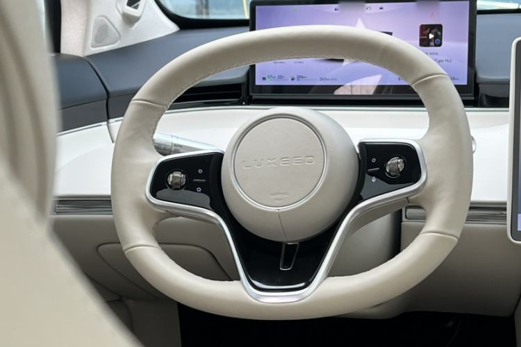 Used Hima Luxeed R7 2025 Range-Extended Version 251 km Max
