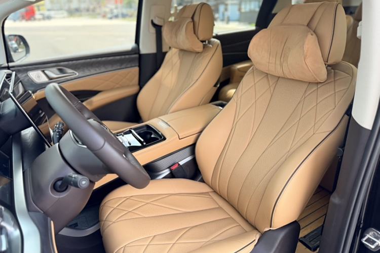 Used Denza D9 2024 DM-i 970 Luxury Model