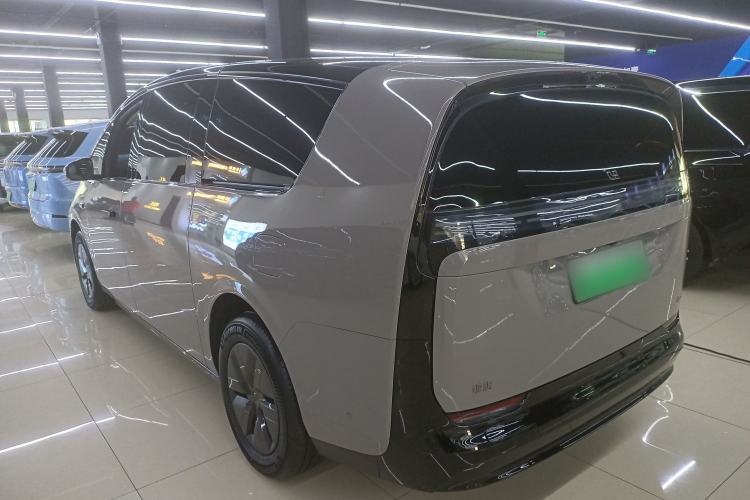 Used Li Auto MEGA 2024 Ultra Model
