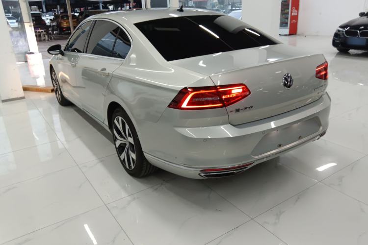 Used Volkswagen Magotan 2017 380TSI DSG Prestige Edition
