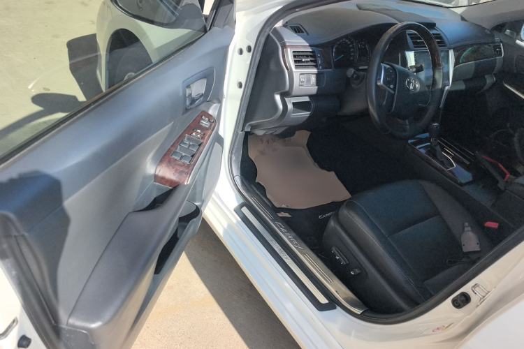 Used Toyota Camry 2016 2.0G 10th Anniversary Leading Edition
