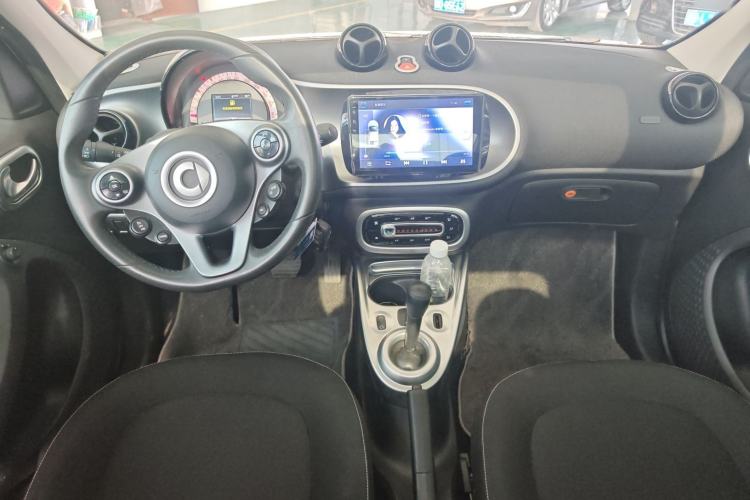 Used  forfour 2016 1.0L 52 kW Passion Edition
