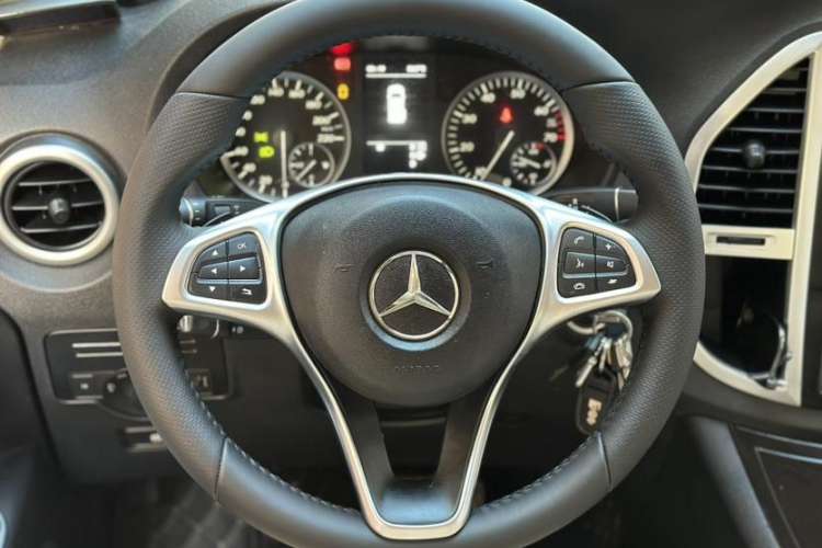 Used Mercedes-Benz Vito 2016 2.0T Elite Edition
