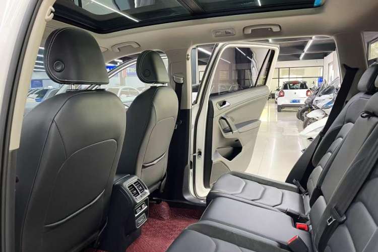 Used Volkswagen Tiguan L 2021 330TSI Automatic Two-Wheel Drive R-Line Enhanced Edition
