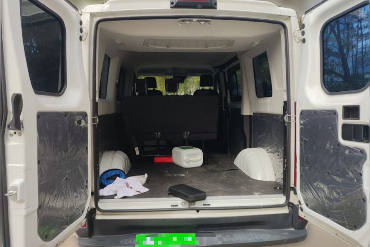 Used Iveco Eurocargo 2021 3.0T Automatic Chao Rui Short Wheelbase Low-Roof Side-Sliding Door F1C