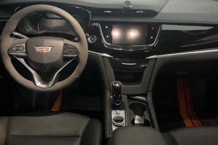 Used Cadillac XT6 2022 2.0T Six-Seater Two-Wheel-Drive Luxury Version
