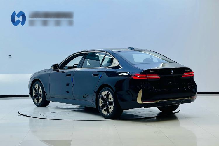 Used BMW 5 Series 2024 525Li Luxury Package
