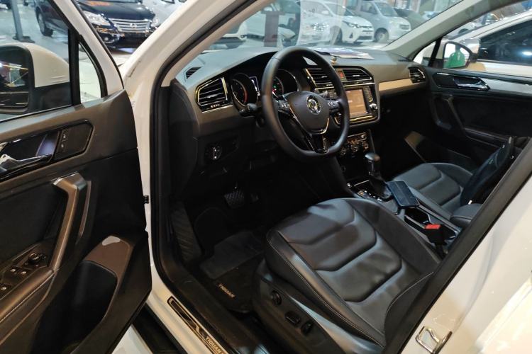 Used Volkswagen Tiguan L 2017 330TSI Automatic Two-Wheel Drive Luxury Edition