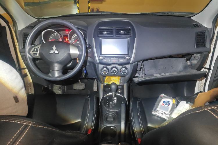 Used Mitsubishi ASX 2015 2.0L CVT Silk Road Commemorative Edition
