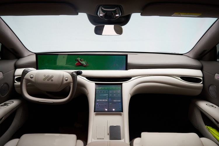 Used  L6 2025 Pro Max model
