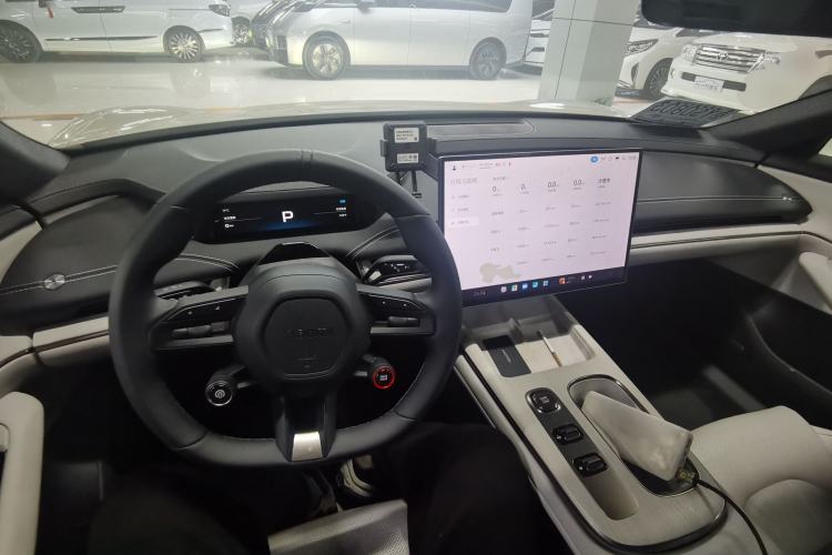 Used  SU7 2024 Rear-Drive Ultra-Long Range Advanced Pro-Level Intelligent Driving Version