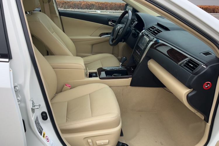 Used Toyota Camry 2015 Dual-Engine 2.5 HG Luxury Navigation Edition