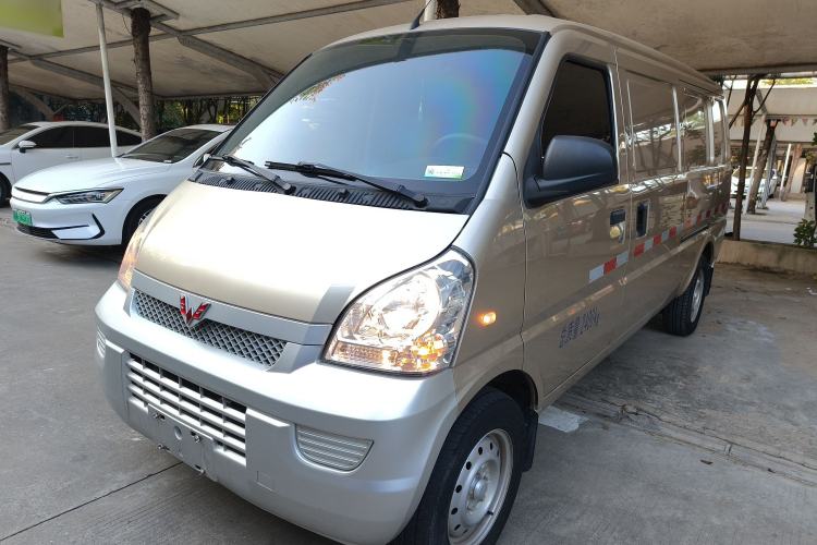 Used Wuling Rongguang EV 2022 Base Model Enclosed Cabin Vehicle 2 Seats CATL
