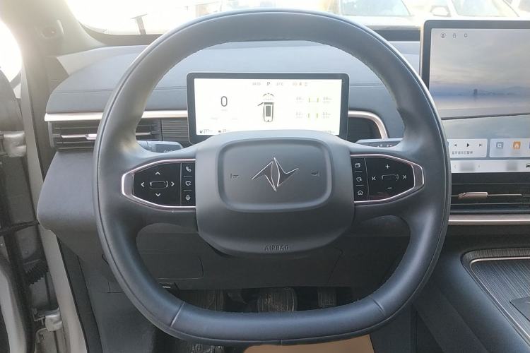 Used  eπ008 2024 210Max Range-Extended Version 6 Seats
