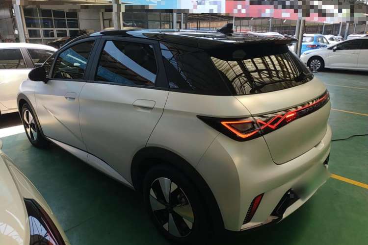 Used BYD Dolphin 2023 420 km Fashion Edition
