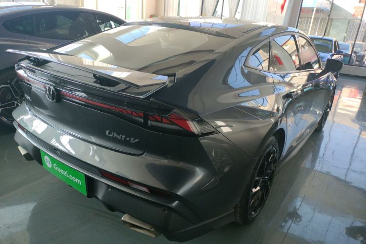 Used Changan UNI-V 2024 1.5T Prestige Edition
