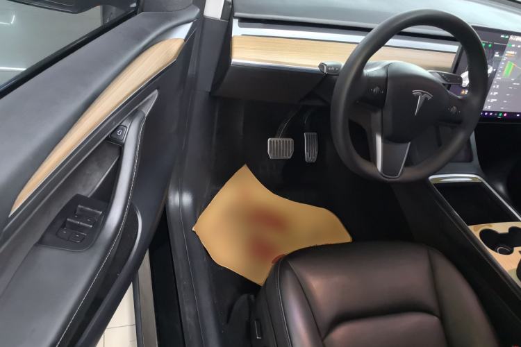 Used Tesla Model Y 2021 Long-Range All-Wheel-Drive Version
