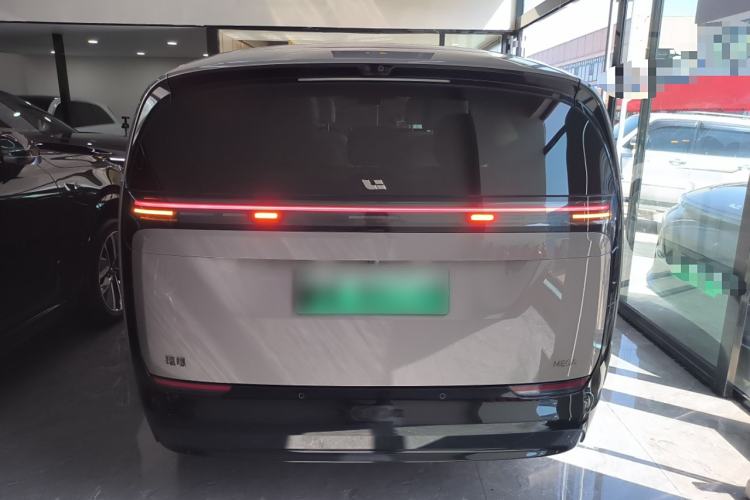 Used Li Auto MEGA 2024 Ultra Model
