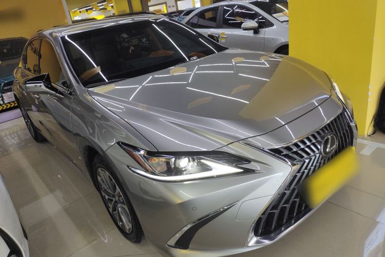 Used Lexus ES 2023 200 Excellence Edition
