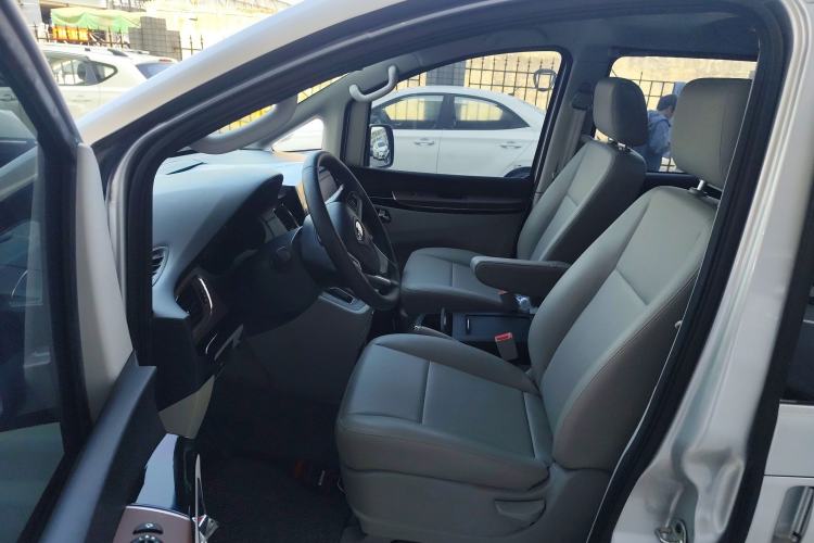 Used  L5 2022 2.0T Automatic Business Edition
