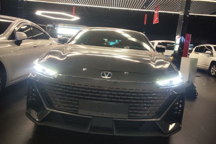 Used Changan UNI-V iDD 2023 Zhidian iDD 1.5T 113km Smart & Fun Version (Rapid Edition)
