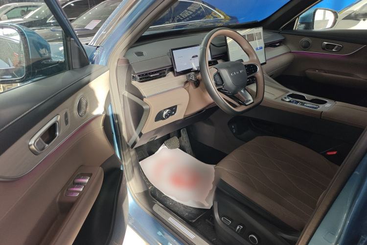 Used Chery Tiggo 8 PLUS C-DM 2025 1.5T 116 km Prestige Version 5 Seats