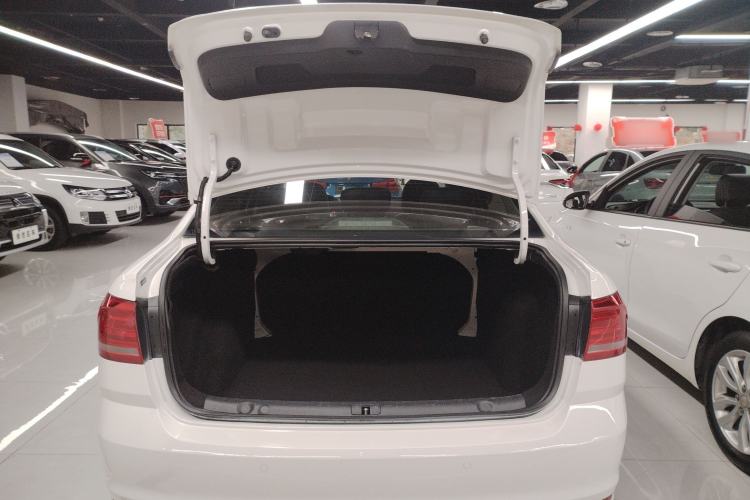 Used Volkswagen Lavida 2017 1.6L Automatic Comfort Edition