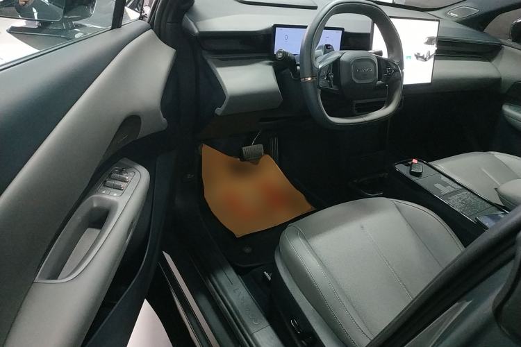 Used Lynk & Co Z20 2025 530 km Range Rear-Wheel Drive Max
