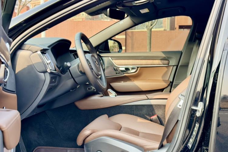 Used Volvo S90 2024 B5 Zhiyuan Luxury Edition
