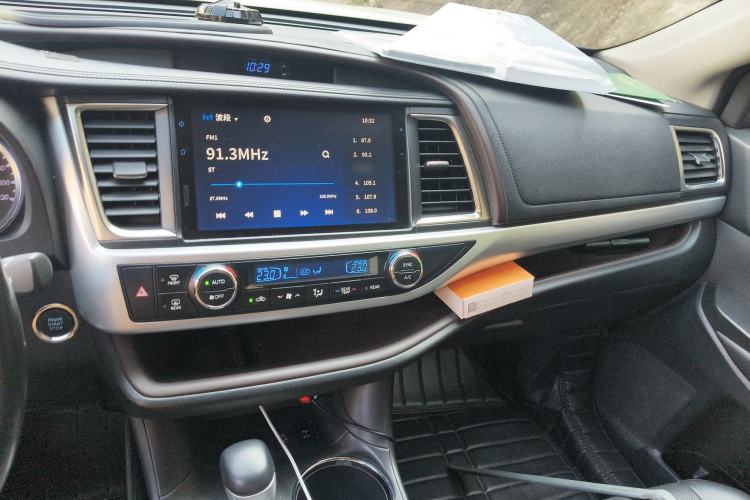 Used Toyota Highlander 2018 2.0T Four-Wheel Drive Prestige Version 7 Seats China V Emission Standard