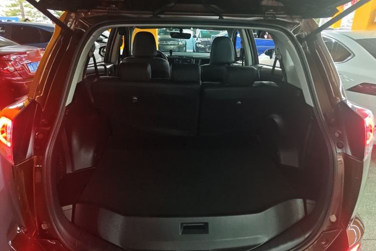 Used Toyota RAV4 2019 2.0L CVT Two-Wheel Drive Fashion X Limited Edition China V Standard
