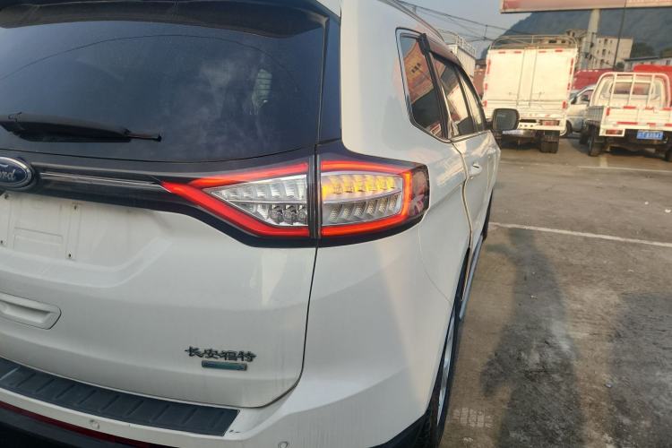 Used Ford Edge 2015 2.0T GTDi Two-Wheel-Drive Elite Edition
