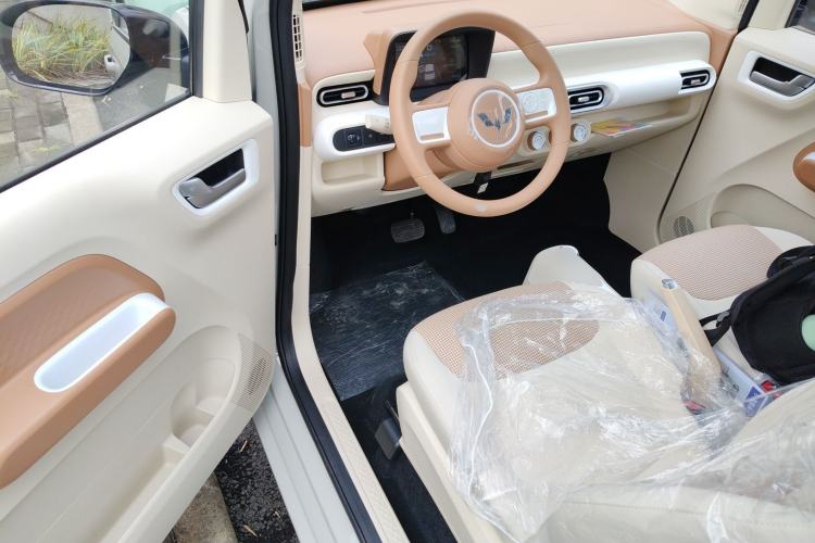 Used Wuling Hongguang MINIEV 2024 3rd Generation 215km Youth Edition
